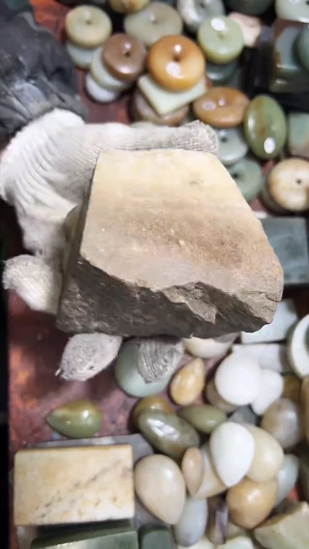 未镶嵌和田玉珠宝半成品1