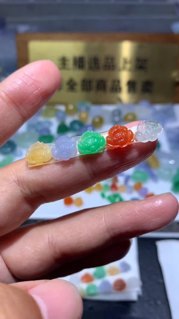 未镶嵌定制翡翠毛货