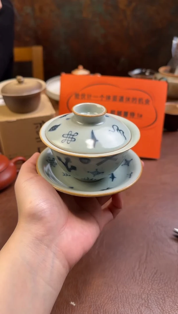 汝窑麒麟盖碗。。。。。。。。