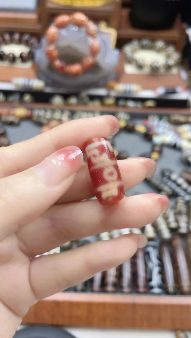 未镶嵌珠珠玛瑙/玉髓金蟾红肉断珠莲师三