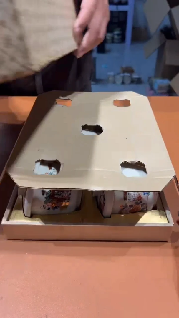 c*阿达西日瓷摆件001