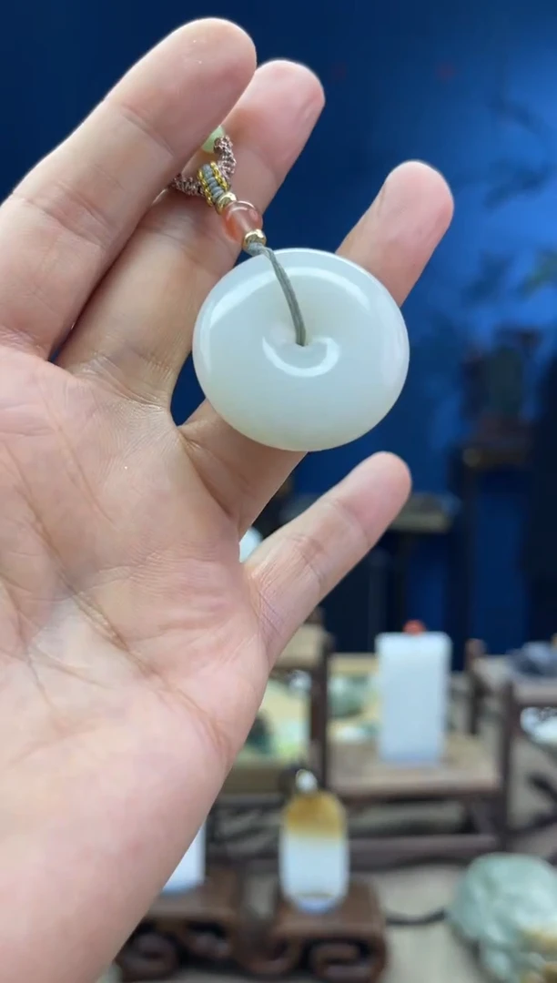 和田玉未镶嵌颈饰1