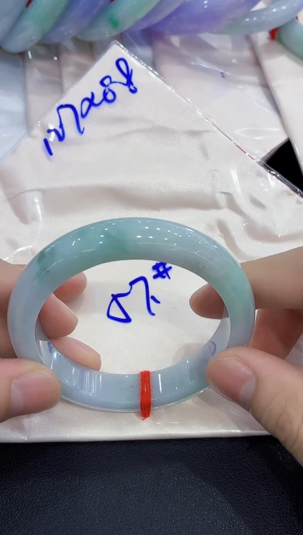 未镶嵌手镯翡翠翡翠手镯