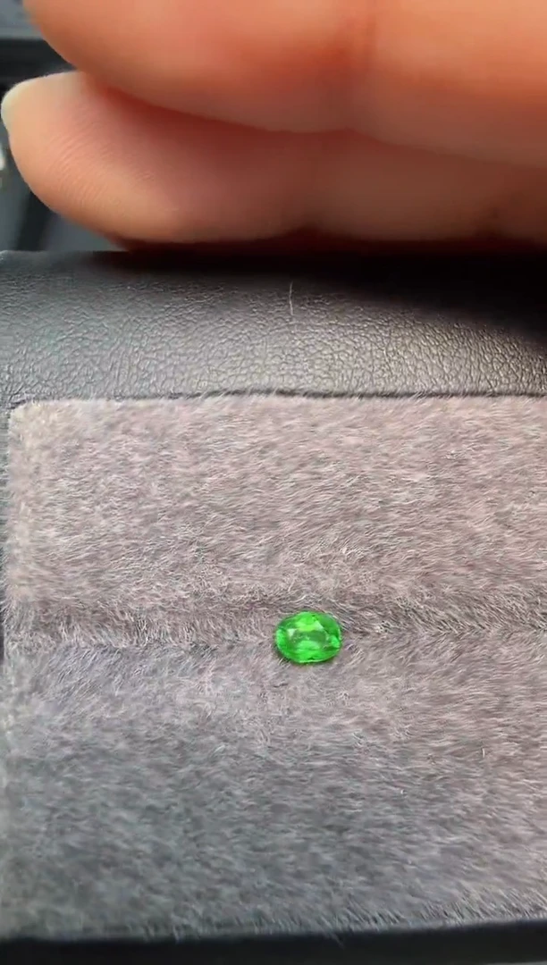 未镶嵌裸石石榴石（沙弗莱）0.4CT-A183-1P