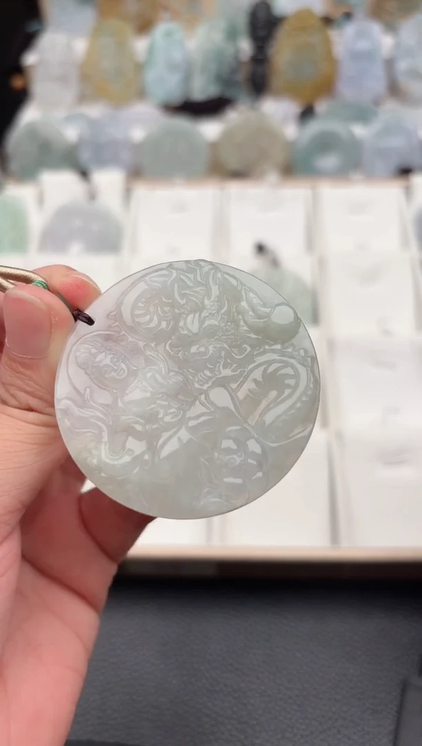 翡翠未镶嵌颈饰天然翡翠吊坠182