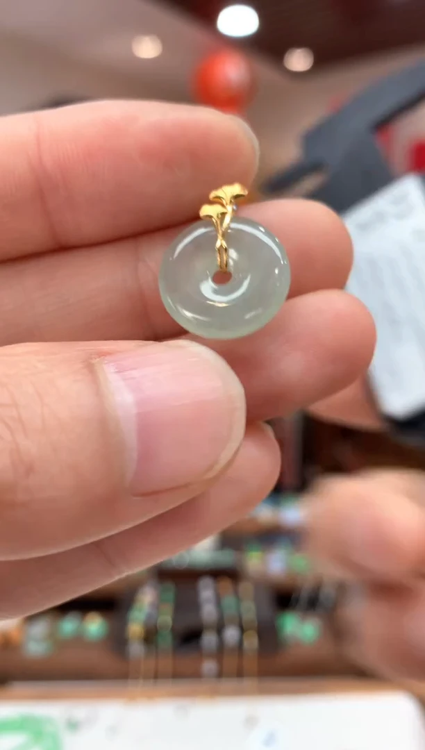 【闪购商品】翡翠吊坠(不含链)18K金镶嵌平安扣