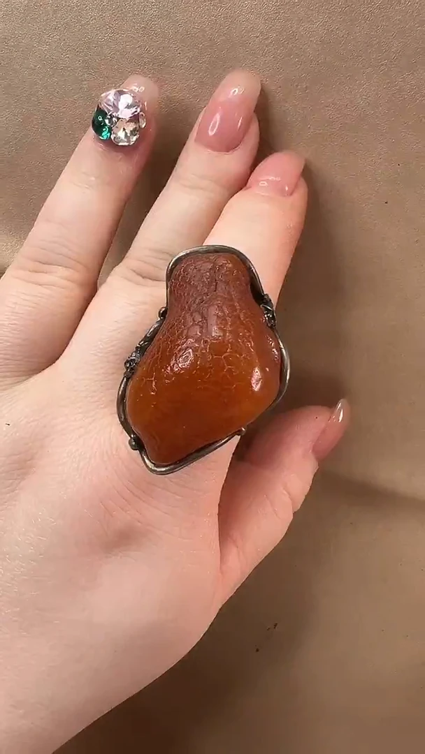 琥珀颈饰未镶嵌戒指