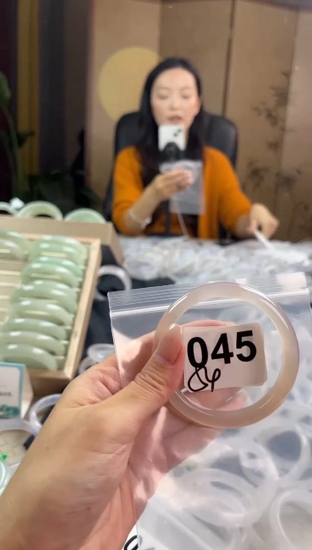 手镯玛瑙/玉髓未镶嵌045