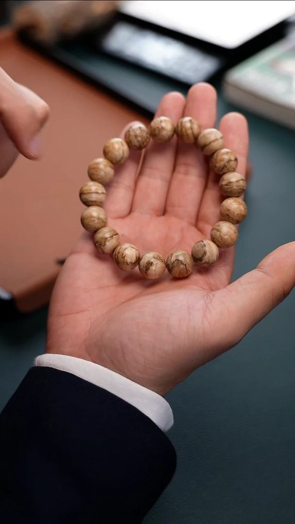 沉香手串辉**讲【蒙】CMX87达拉干天然野多样性发一