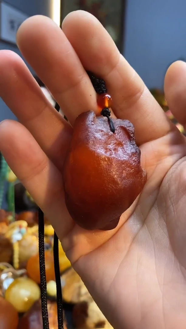 琥珀颈饰未镶嵌吊坠