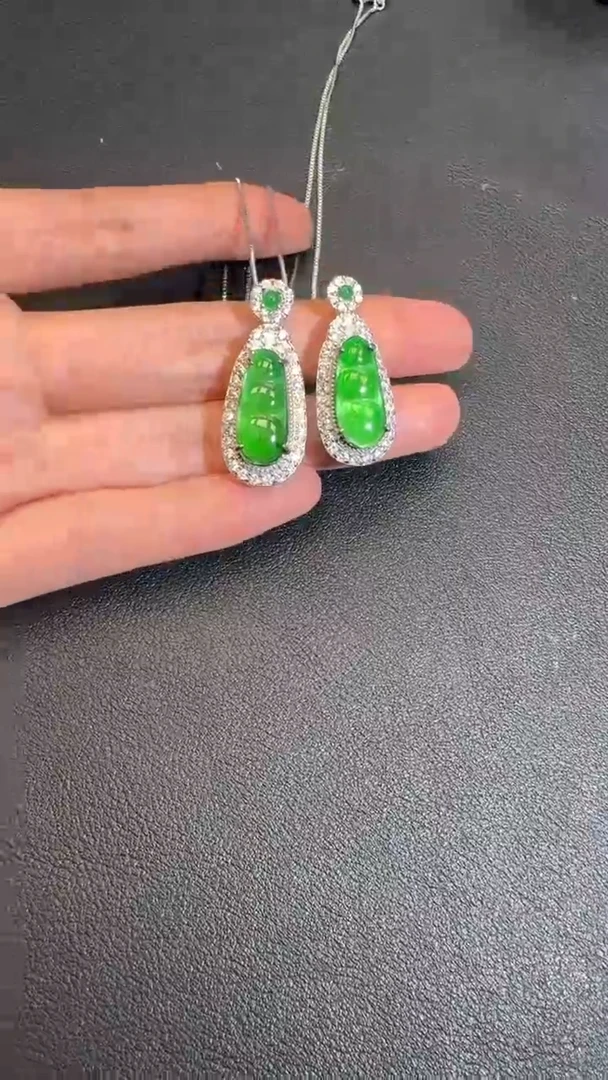 未镶嵌定制翡翠翡翠A货有轻微色差属于正常现象，多样性发货1