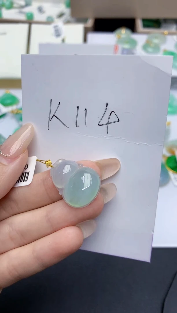 翡翠18K金镶嵌颈饰天然缅甸A货翡翠