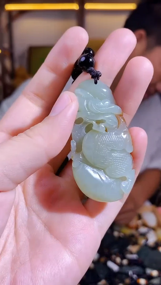 和田玉未镶嵌颈饰1