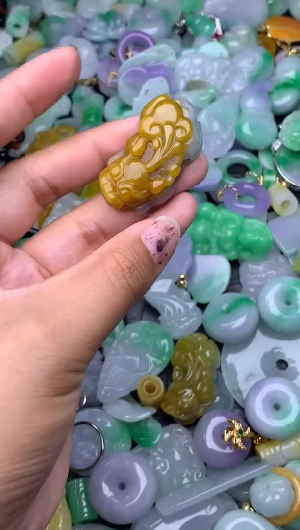 翡翠未镶嵌颈饰天然缅甸翡翠吊坠