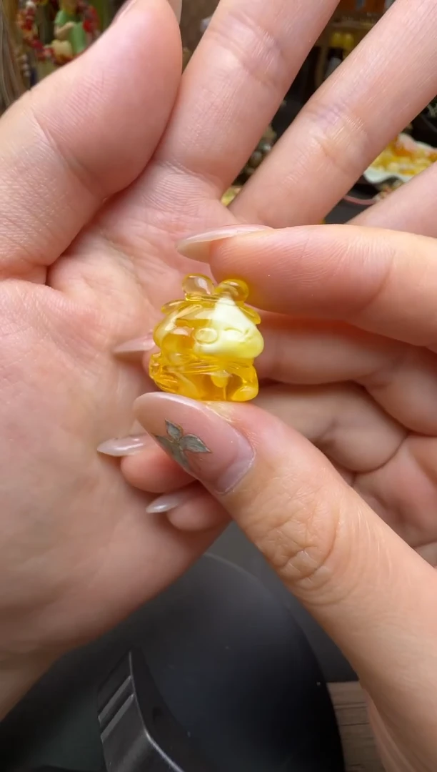 【闪购商品】琥珀珠宝奇石未镶嵌小猪