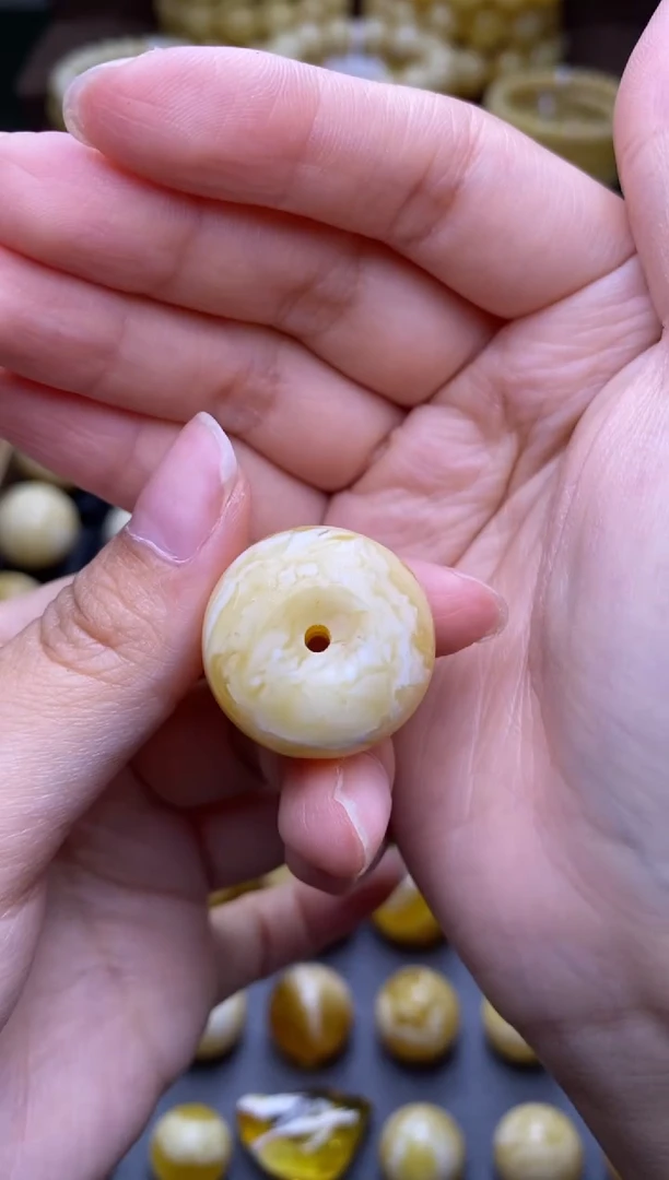 【闪购商品】琥珀裸石未镶嵌 大小姐珠宝严选189