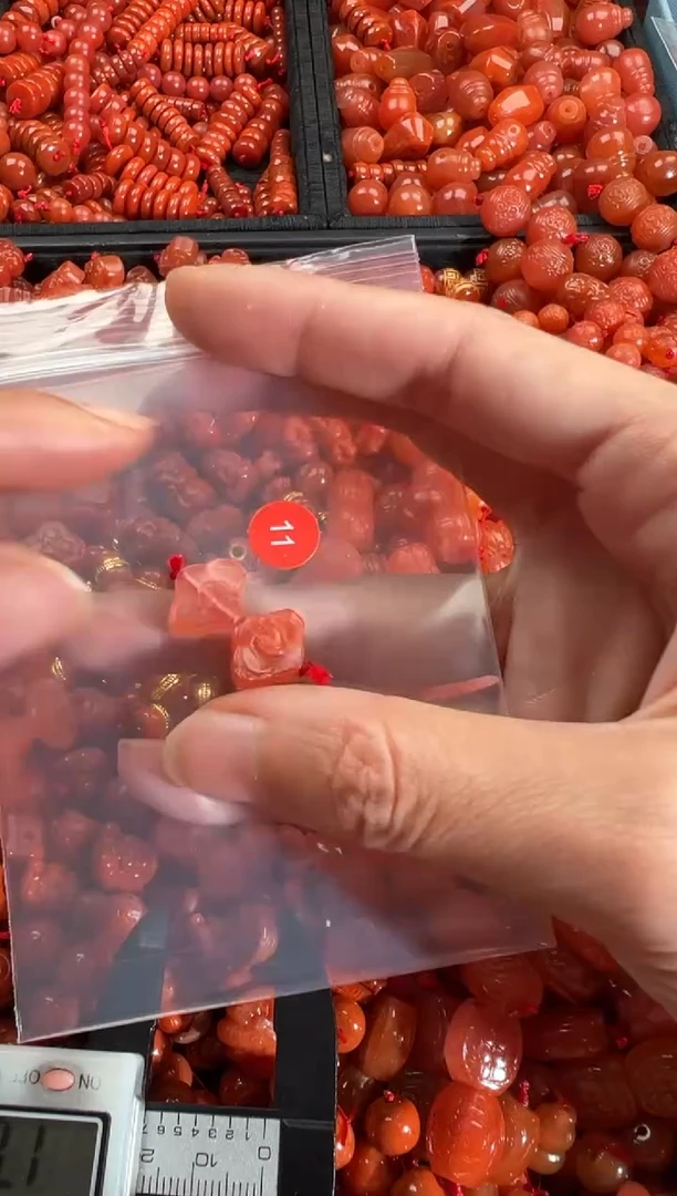 【闪购商品】南红玛瑙颈饰未镶嵌1