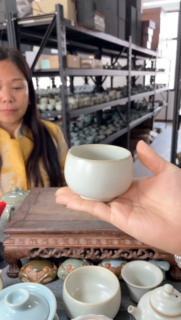 【闪购商品】其他微瑕月白手拉支烧般若杯