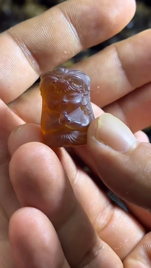 裸石琥珀未镶嵌86