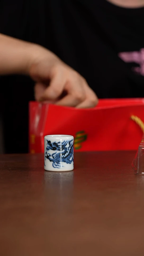 元青花龙纹小盖置