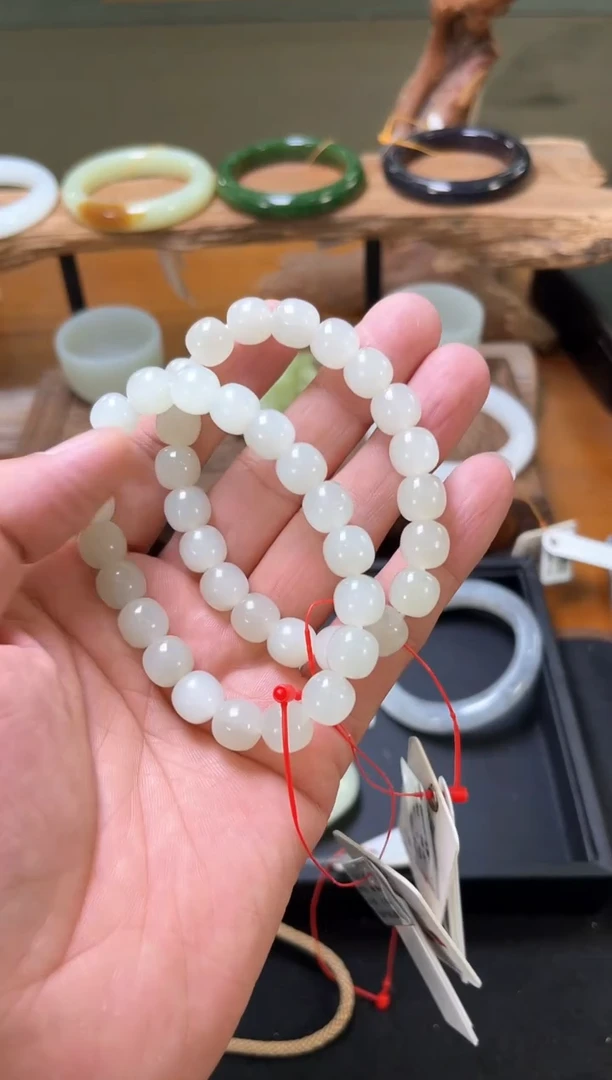 未镶嵌手串和田玉卡10新疆于田料老型 多样性发一