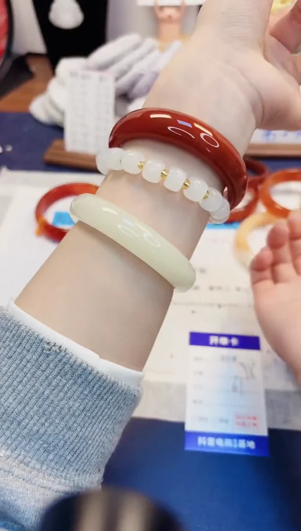 【闪购商品】石英质玉手镯未镶嵌309-玛瑙-圈口61