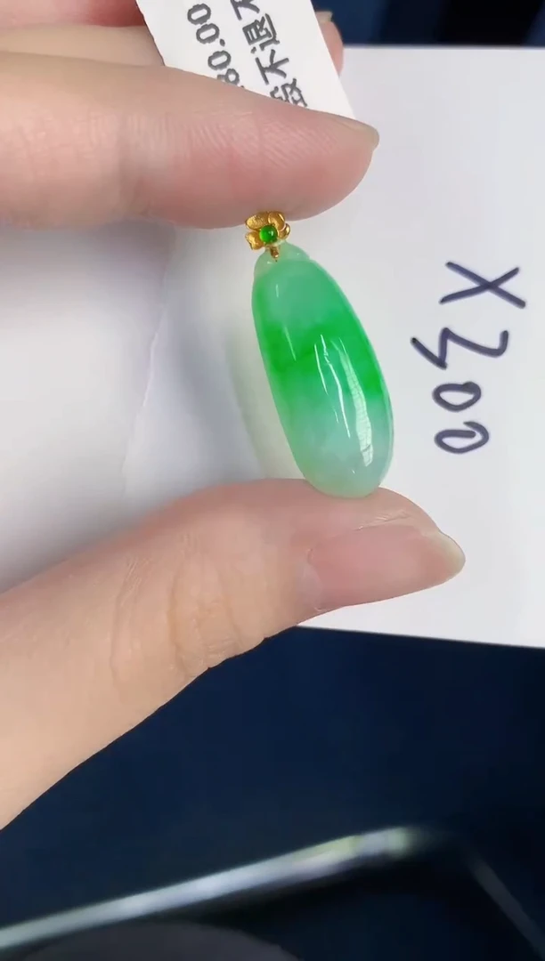 颈饰18K金镶嵌翡翠天然翡翠缅甸A货