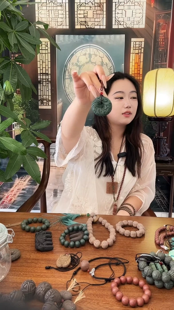泥塑梦灵的祥云扣