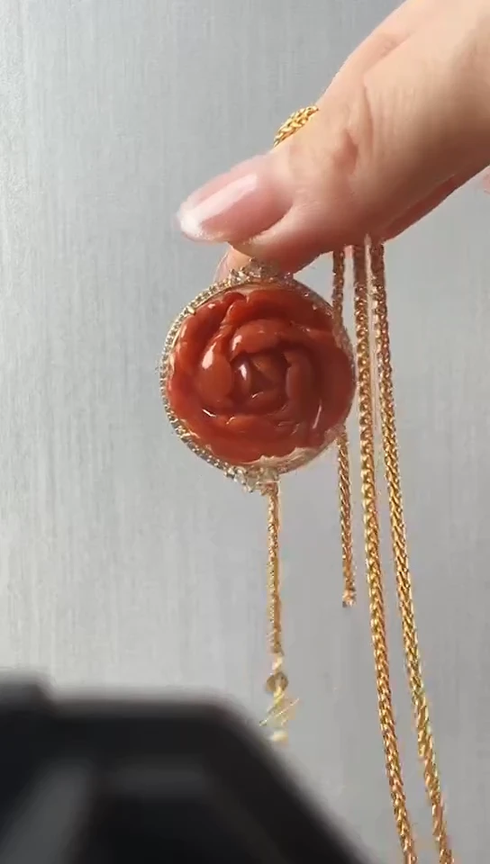 颈饰未镶嵌翡翠花