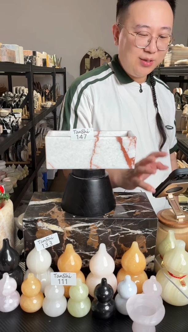 石材147宝红长方香薰罐