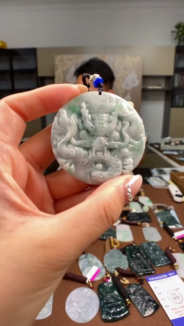 未镶嵌挂件翡翠多样性发其一