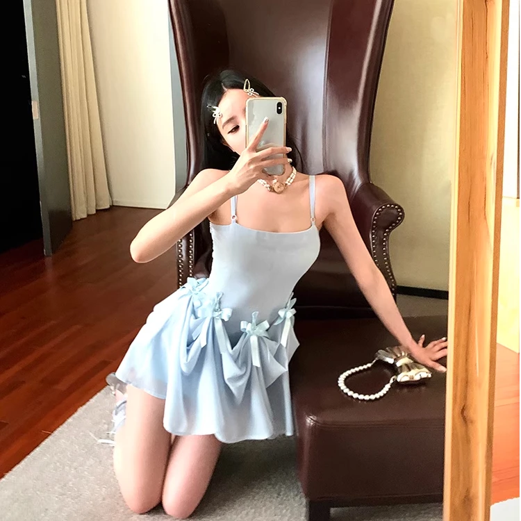 法式高级感黑色蝴蝶结吊带连衣裙女春夏新款气质收腰显瘦减龄长裙