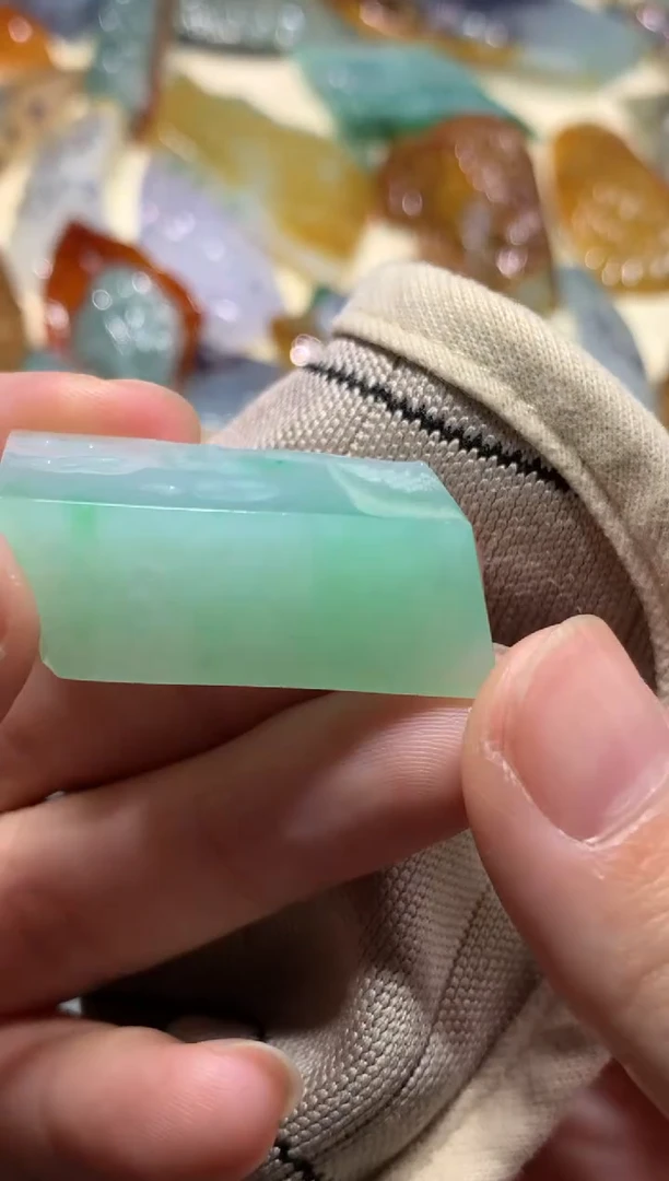 吊坠(不含链)未镶嵌翡翠吊坠