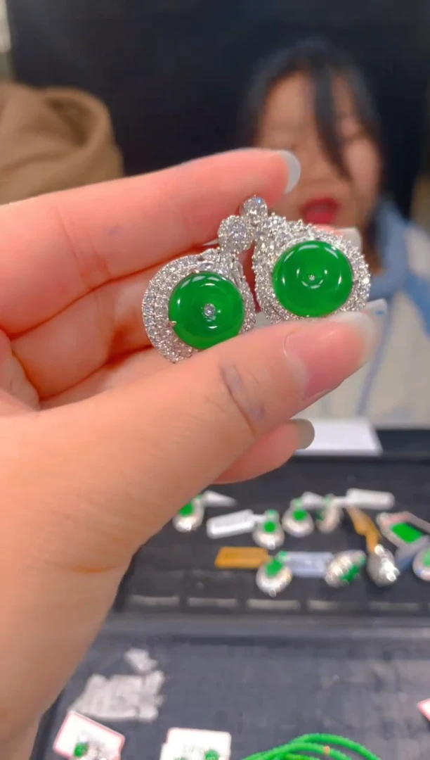 【闪购商品】定制翡翠未镶嵌59定制翡翠，多样性发货（发其一）