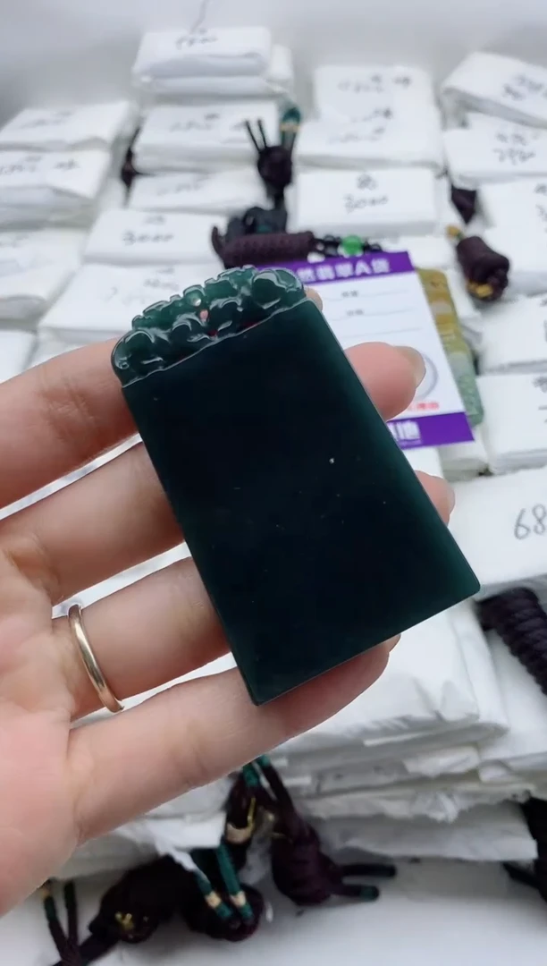 颈饰未镶嵌翡翠88888