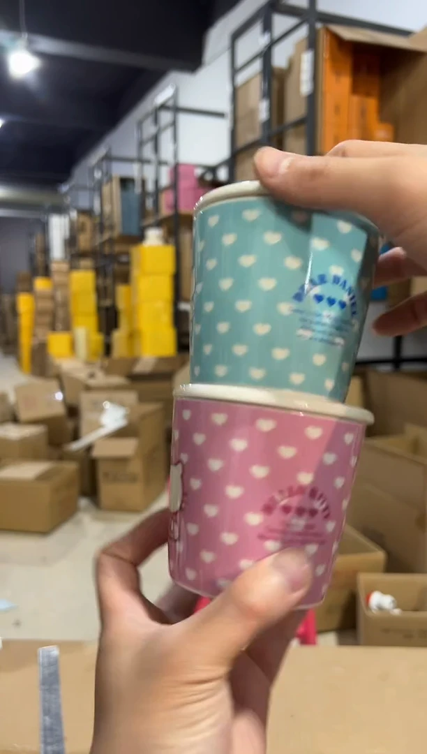 【闪购商品】杯粉色加蓝色kt带盖杯