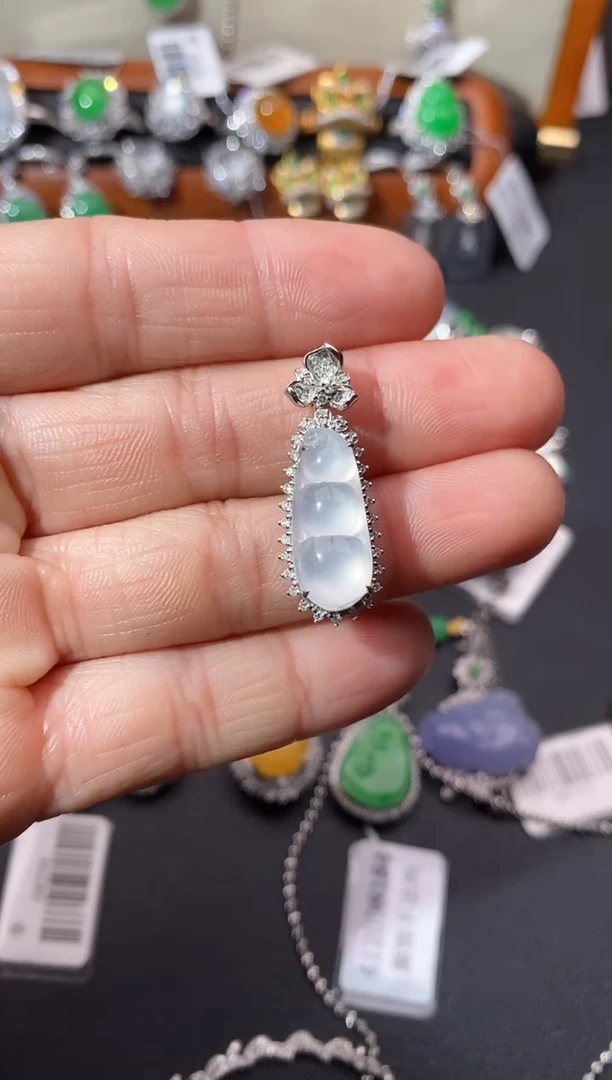 【闪购商品】翡翠吊坠(不含链)18K金镶嵌吊坠