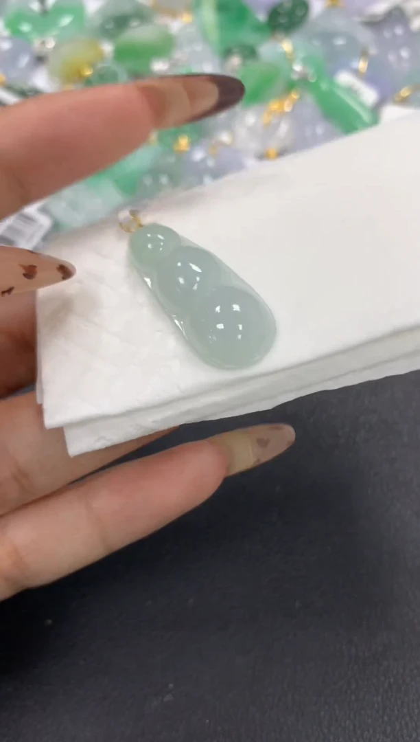 颈饰18K金镶嵌翡翠a货假一赔三支持复检百元上9元证书费自理