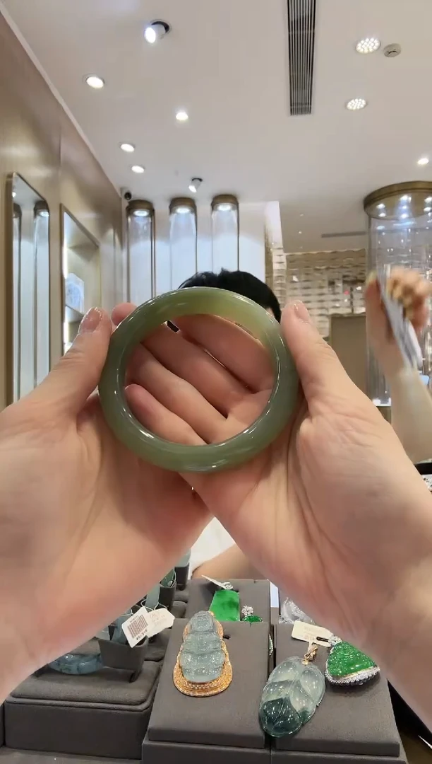 和田玉手镯未镶嵌艳*117     卡59