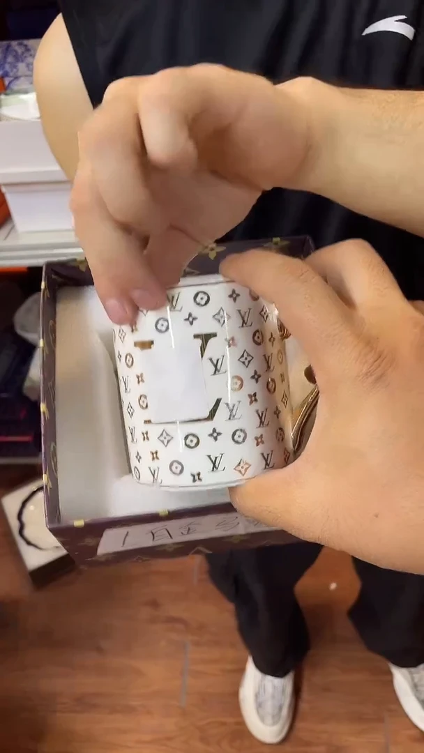 杯鸿辉家品牌瓷器，京东包邮！