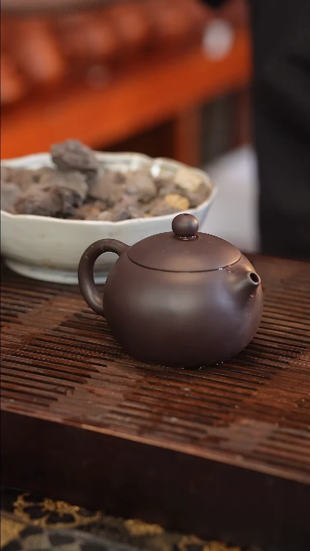 茶壶紫砂紫茄泥 半手工 西施 200cc