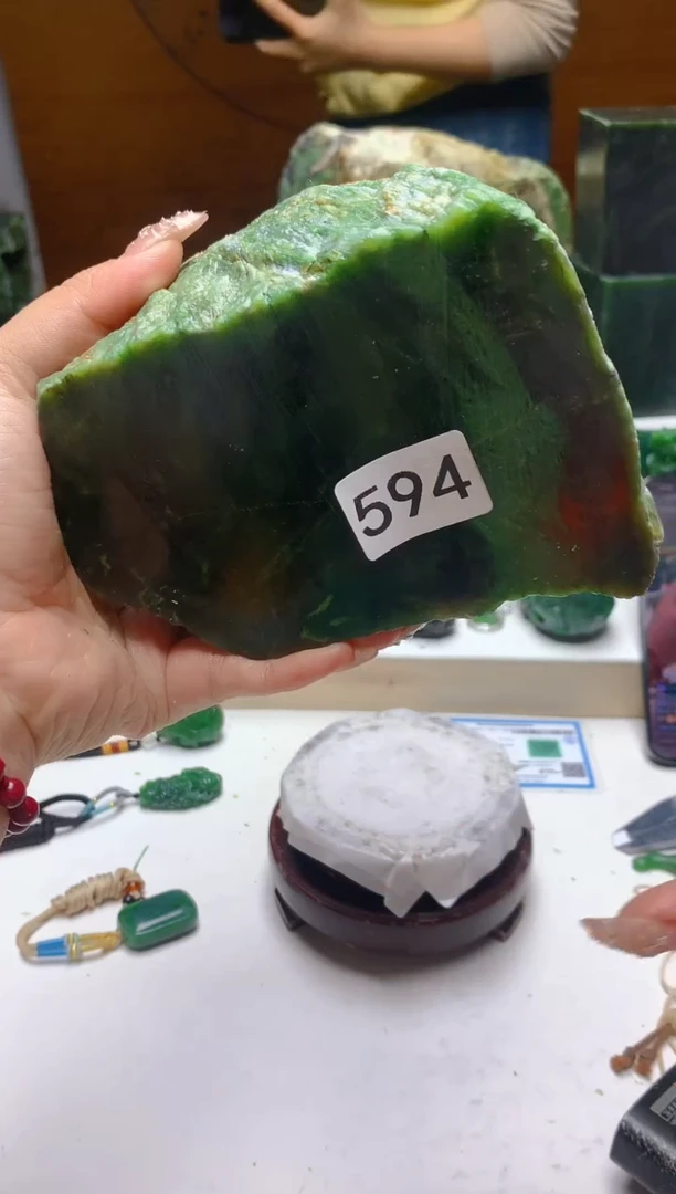 未镶嵌和田玉（碧玉）珠宝半成品0