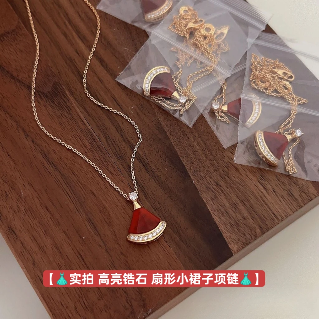 铜合金合成锆石吊坠 高亮锆石时尚轻奢经典 玫瑰金扇形小裙子项链