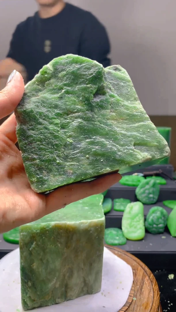 未镶嵌和田玉珠宝半成品1