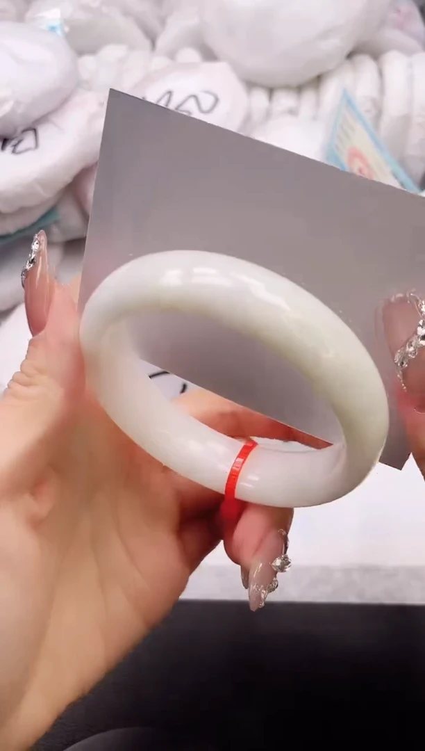 【闪购商品】和田玉手镯未镶嵌4K225-56