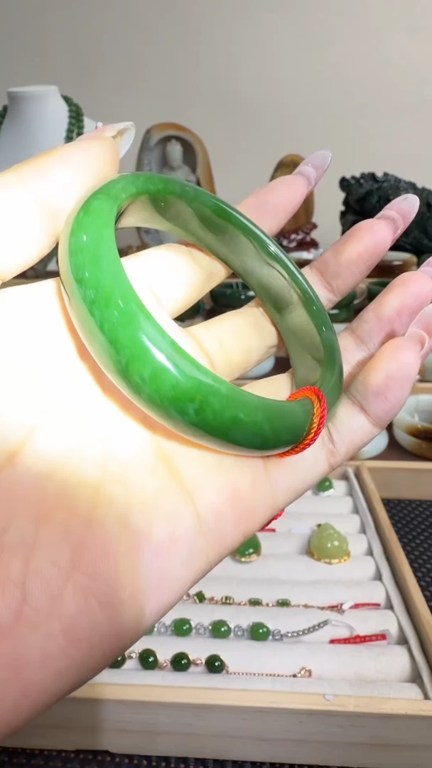 颈饰未镶嵌和田玉手镯61+