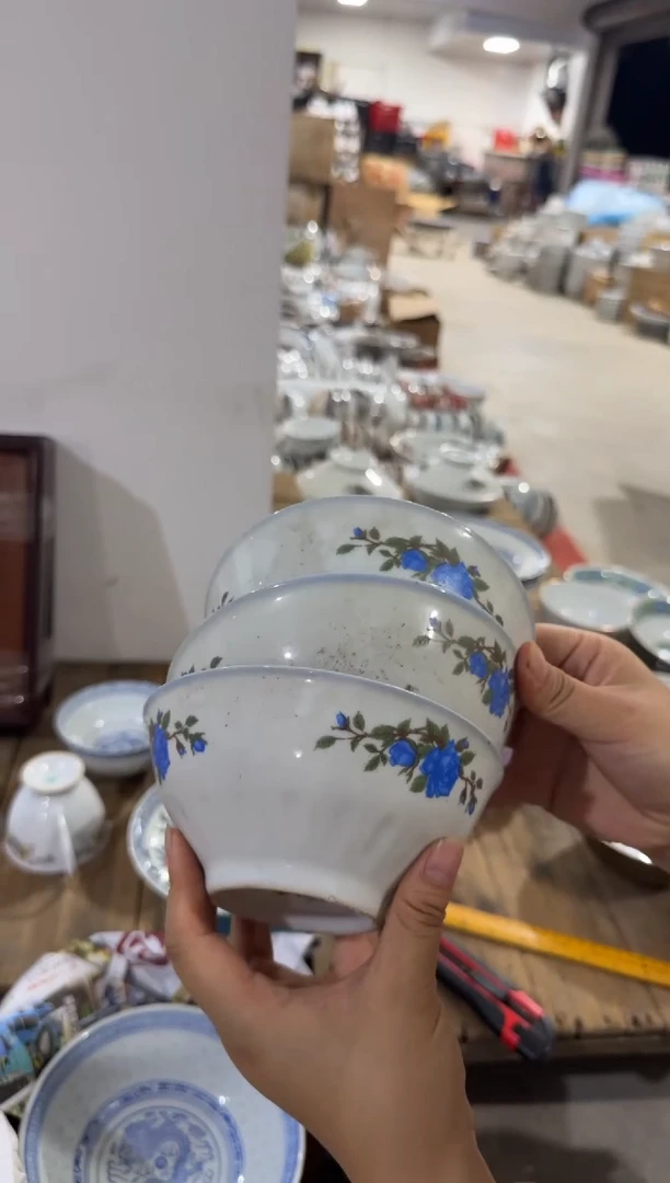 摆件是**呀碗厘米瑕疵偏大有瑕请慎拍