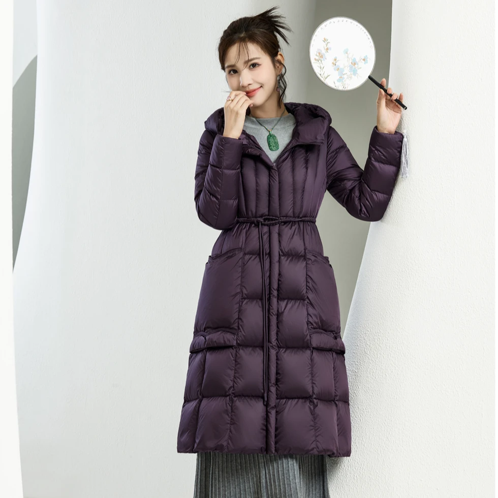 25-296#冬新款羽绒服女长款过膝连帽收腰大口袋90白鸭绒外套