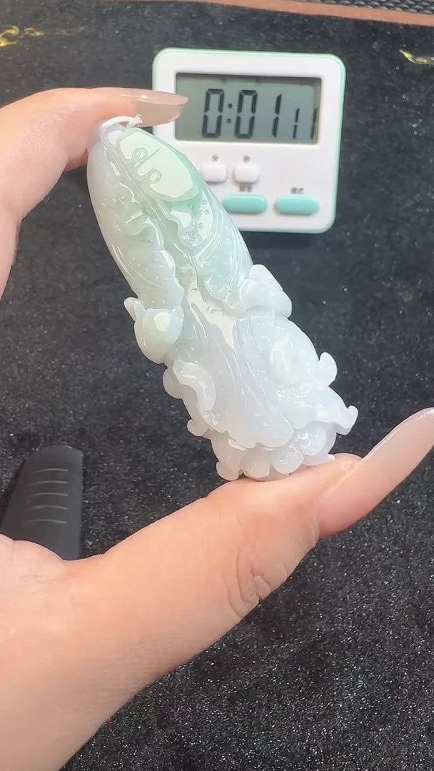 翡翠未镶嵌颈饰依*挂件