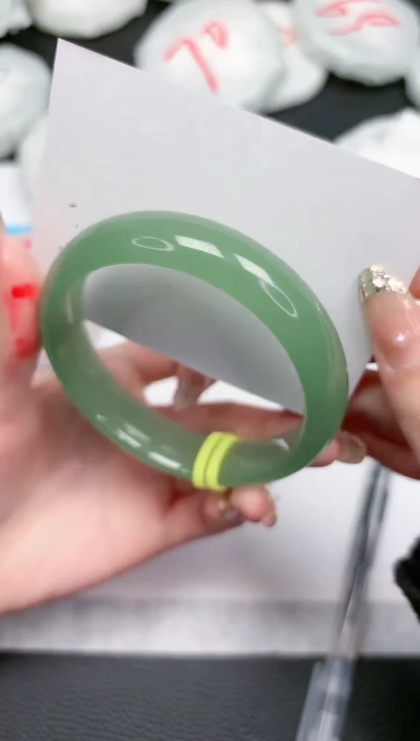 【闪购商品】石英质玉手镯未镶嵌227-63